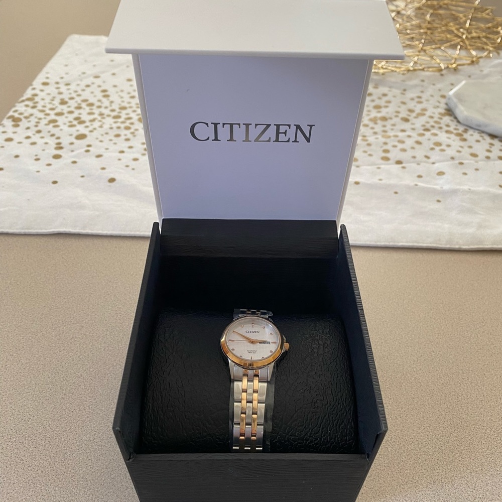 Citizen watch NWT